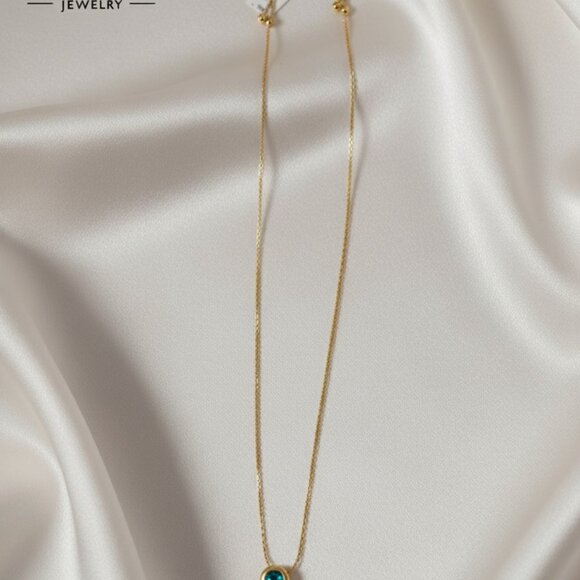 Alex and Ani Necklace - Energy Love Esmerald Gold – New with Tag - Picture 3 of 7